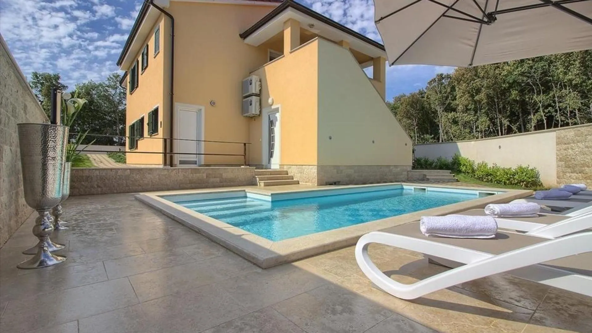 Ferienhaus Mit Privatpool Fuer 20 Personen Ca 400 Qm In Banjole, Istrien Istrische Riviera